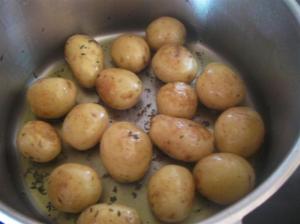 Dorando patatas nuevas